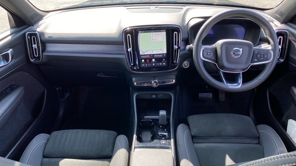 Volvo XC40 2.0 B3P Plus Dark 5dr Auto Petrol Estate - Image 5