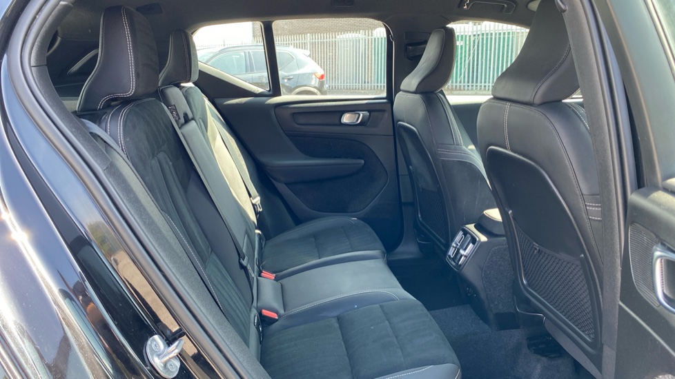Volvo XC40 2.0 B3P Plus Dark 5dr Auto Petrol Estate - Image 6