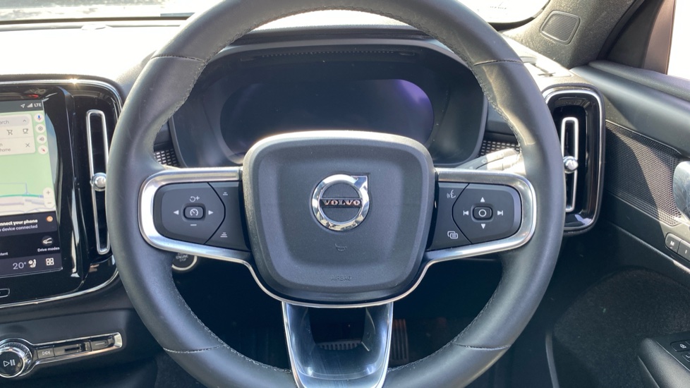 Volvo XC40 2.0 B3P Plus Dark 5dr Auto Petrol Estate - Image 10