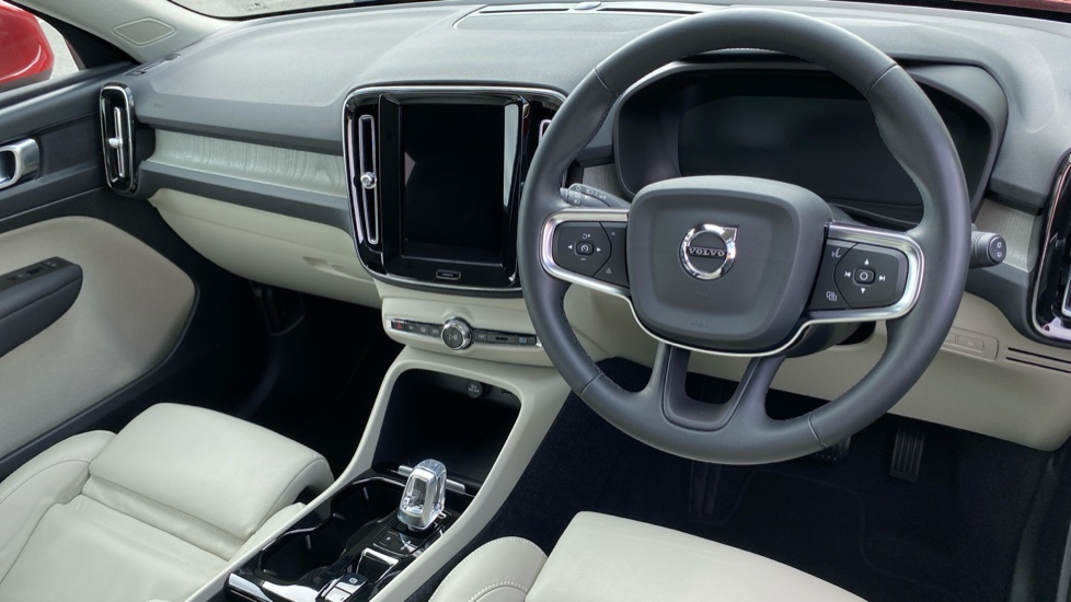 Volvo XC40 1.5 T5 Recharge PHEV Inscription Pro 5dr Auto Estate - Image 4
