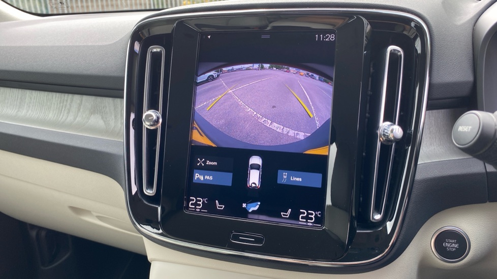 Volvo XC40 1.5 T5 Recharge PHEV Inscription Pro 5dr Auto Estate - Image 19