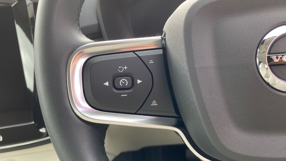 Volvo XC40 1.5 T5 Recharge PHEV Inscription Pro 5dr Auto Estate - Image 21