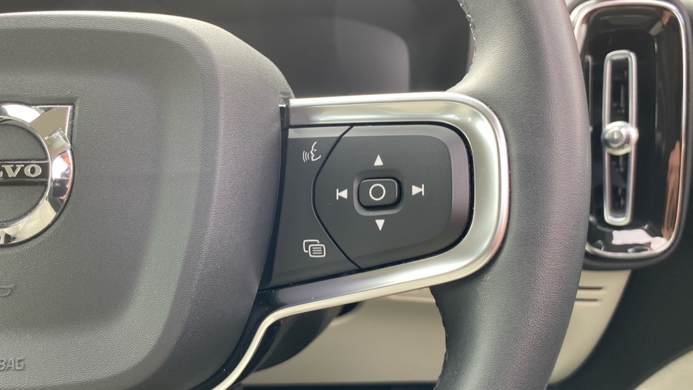 Volvo XC40 1.5 T5 Recharge PHEV Inscription Pro 5dr Auto Estate - Image 22