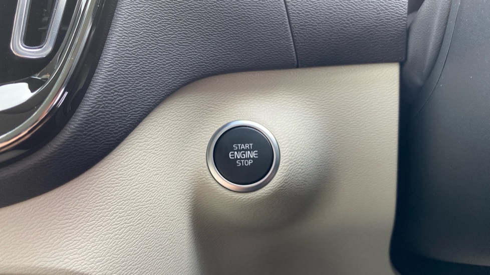 Volvo XC40 1.5 T5 Recharge PHEV Inscription Pro 5dr Auto Estate - Image 27