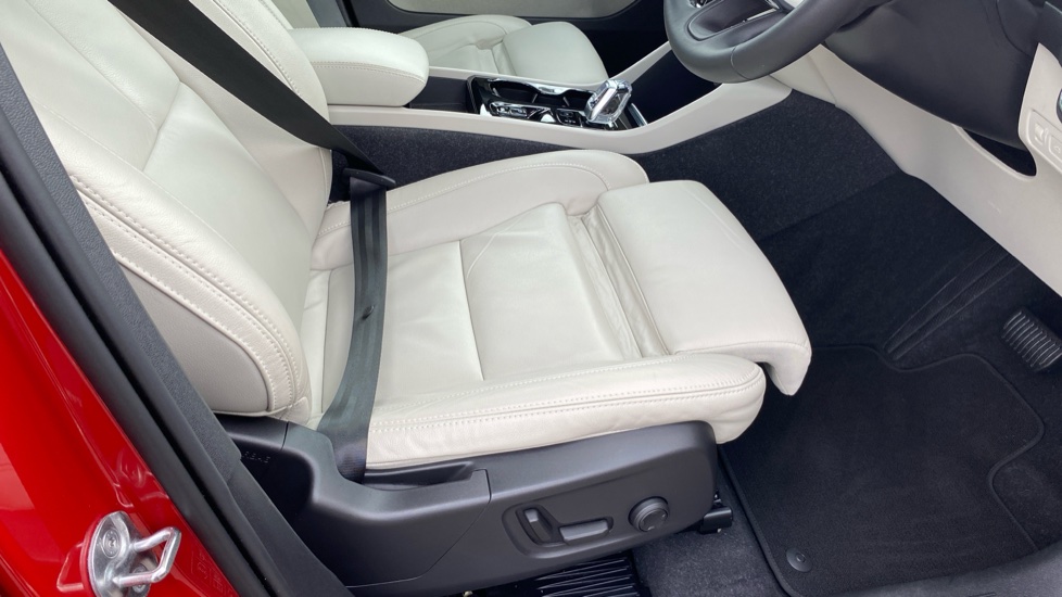 Volvo XC40 1.5 T5 Recharge PHEV Inscription Pro 5dr Auto Estate - Image 30