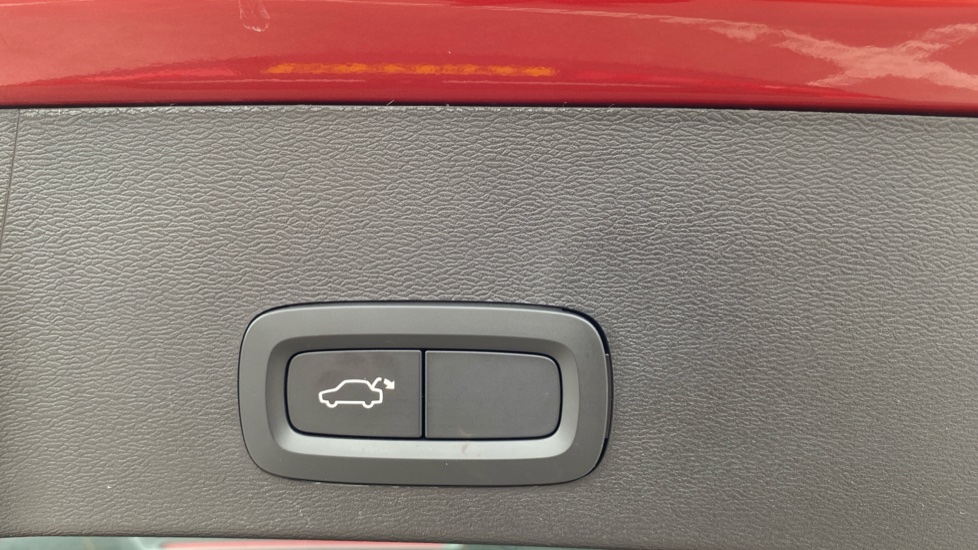 Volvo XC40 1.5 T5 Recharge PHEV Inscription Pro 5dr Auto Estate - Image 35