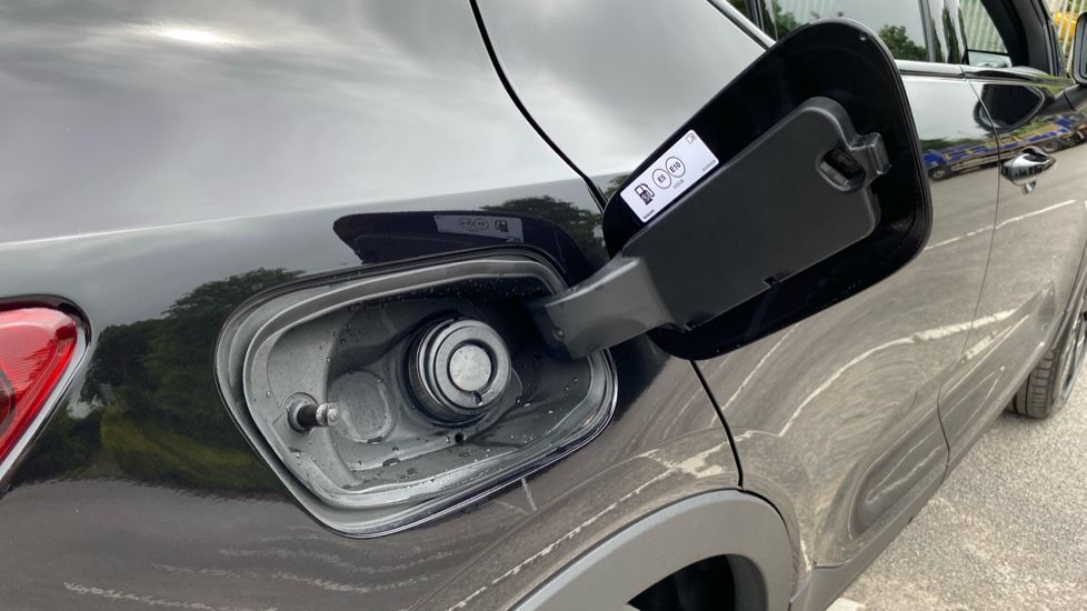 Volvo XC40 2.0 B4P Plus Pro Black Edition 5dr Auto Petrol Estate - Image 16