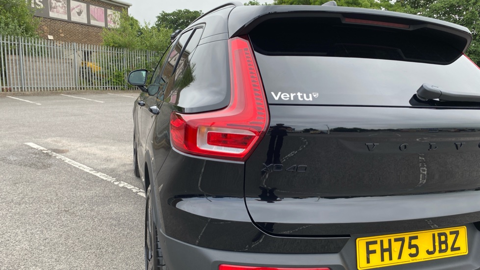 Volvo XC40 2.0 B4P Plus Pro Black Edition 5dr Auto Petrol Estate - Image 38