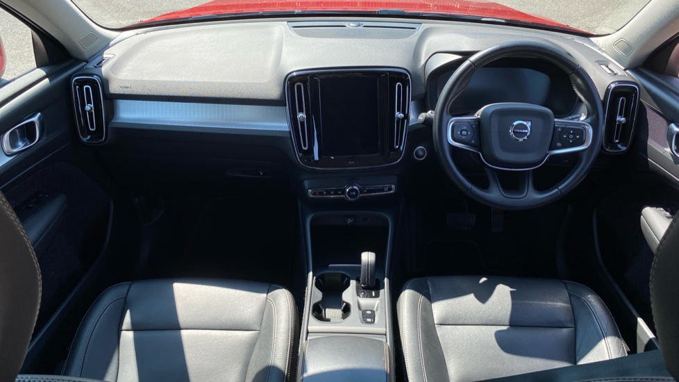 Volvo XC40 2.0 D3 Momentum 5dr Geartronic Diesel Estate - Image 5