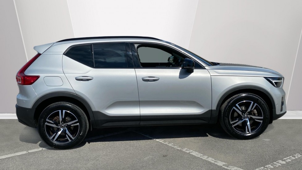 Volvo XC40 2.0 B3P Plus Dark 5dr Auto Petrol Estate - Image 3