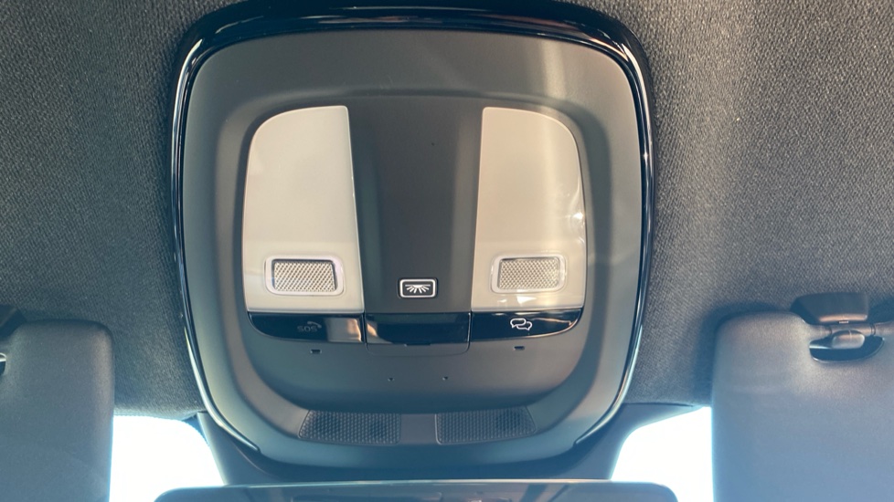 Volvo XC40 2.0 B3P Plus Black Edition 5dr Auto Petrol Estate - Image 28