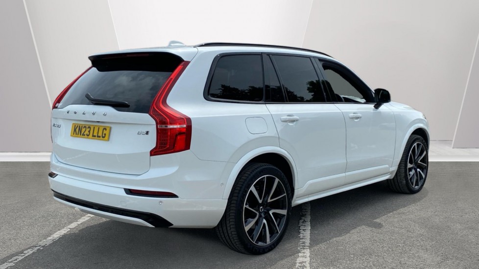 Volvo XC90 2.0 B5D [235] Plus Dark 5dr AWD Geartronic Diesel Estate - Image 2