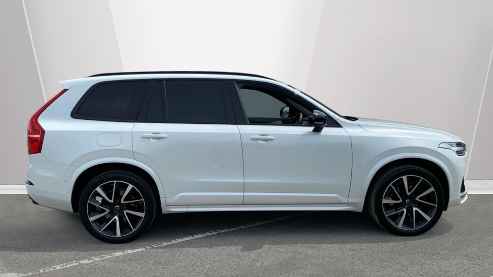 Volvo XC90 2.0 B5D [235] Plus Dark 5dr AWD Geartronic Diesel Estate - Image 3