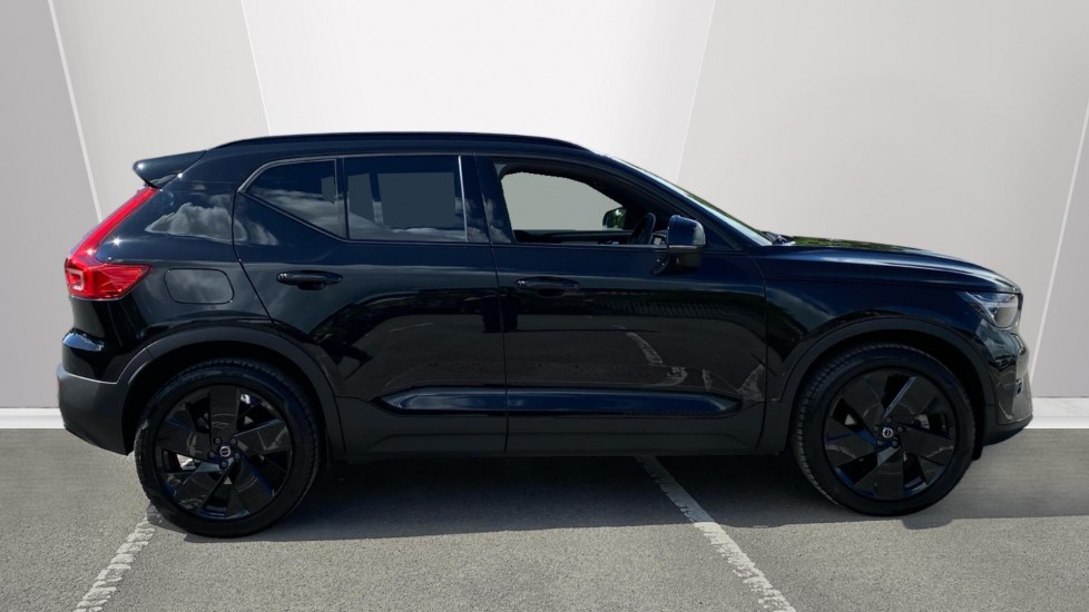 Volvo XC40 2.0 B4P Plus Black Edition 5dr Auto Petrol Estate - Image 3