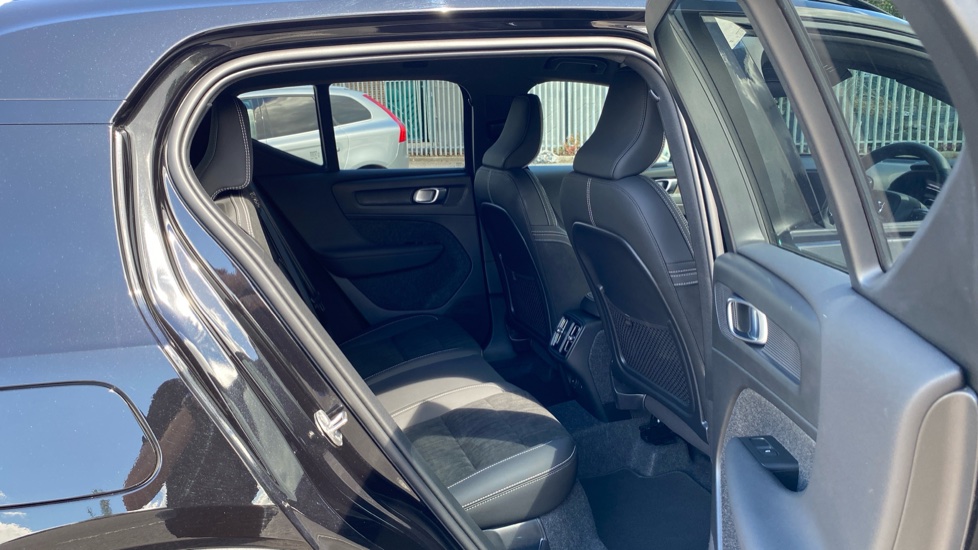 Volvo XC40 2.0 B4P Plus Black Edition 5dr Auto Petrol Estate - Image 6
