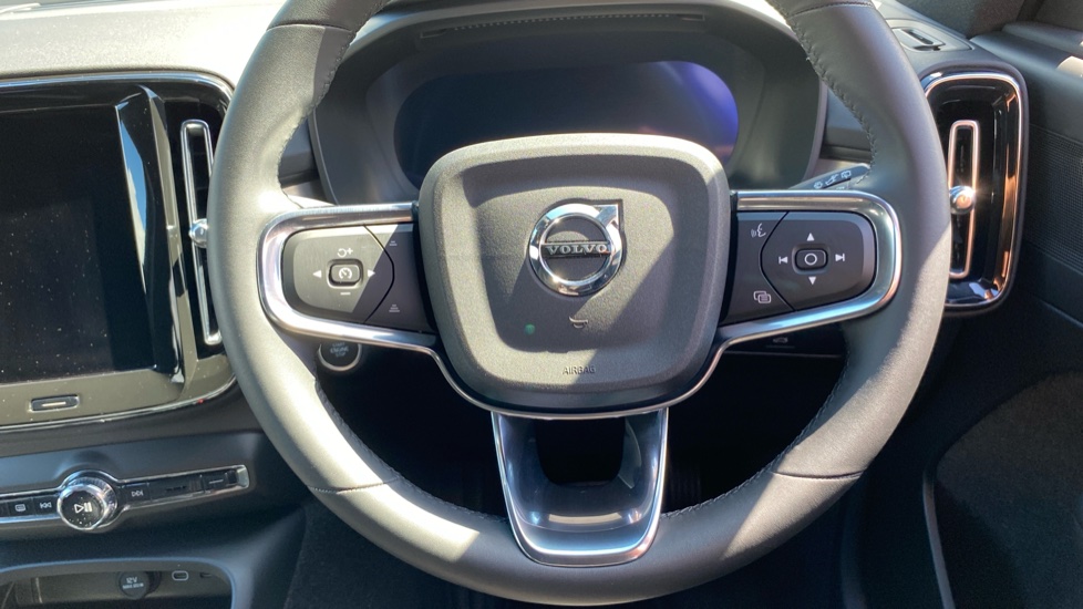 Volvo XC40 2.0 B4P Plus Black Edition 5dr Auto Petrol Estate - Image 10