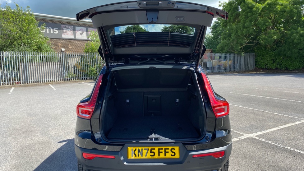 Volvo XC40 2.0 B4P Plus Black Edition 5dr Auto Petrol Estate - Image 13