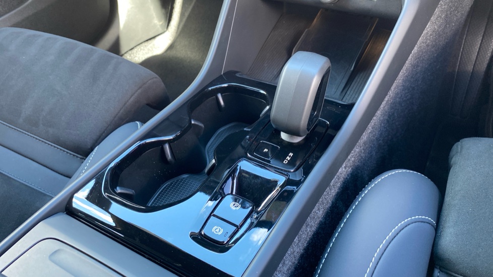 Volvo XC40 2.0 B4P Plus Black Edition 5dr Auto Petrol Estate - Image 27