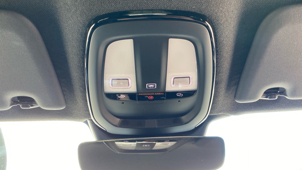 Volvo XC40 2.0 B4P Plus Black Edition 5dr Auto Petrol Estate - Image 29