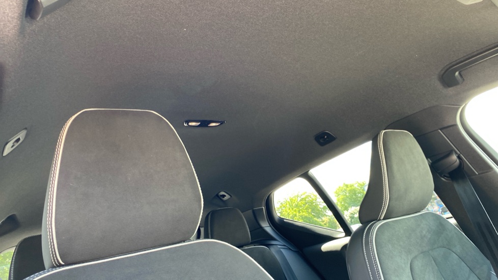 Volvo XC40 2.0 B4P Plus Black Edition 5dr Auto Petrol Estate - Image 32