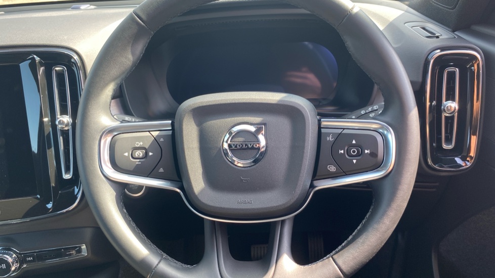 Volvo XC40 2.0 B3P Core 5dr Auto Petrol Estate - Image 10