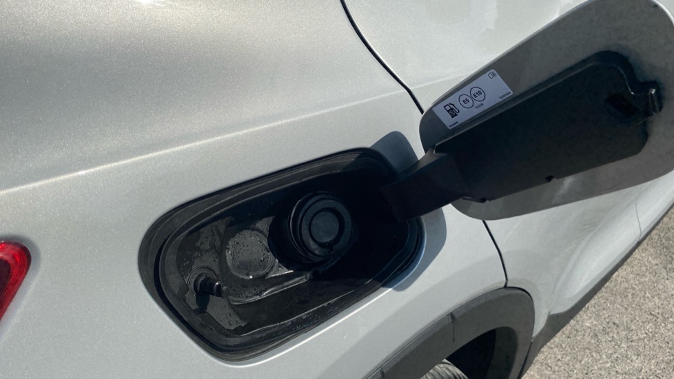 Volvo XC40 2.0 B3P Core 5dr Auto Petrol Estate - Image 16