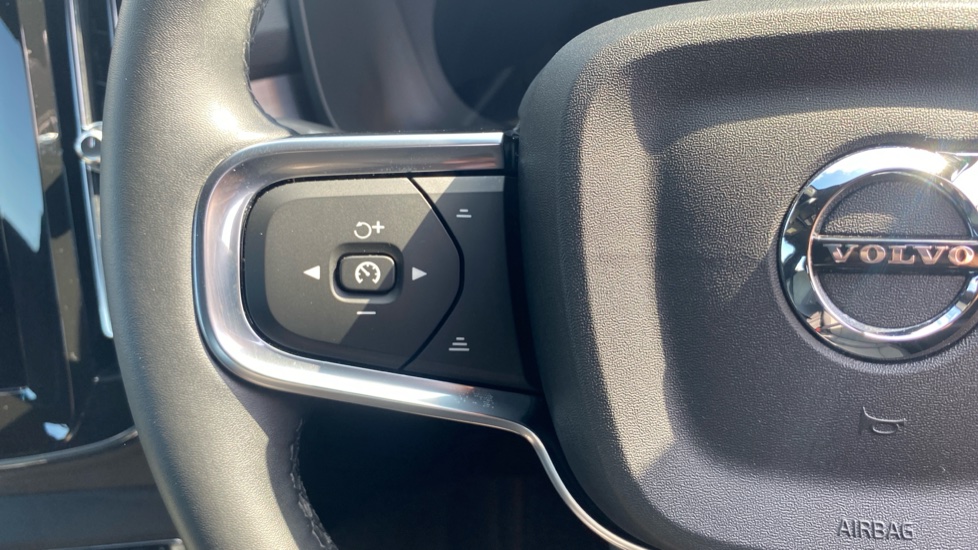 Volvo XC40 2.0 B3P Core 5dr Auto Petrol Estate - Image 23