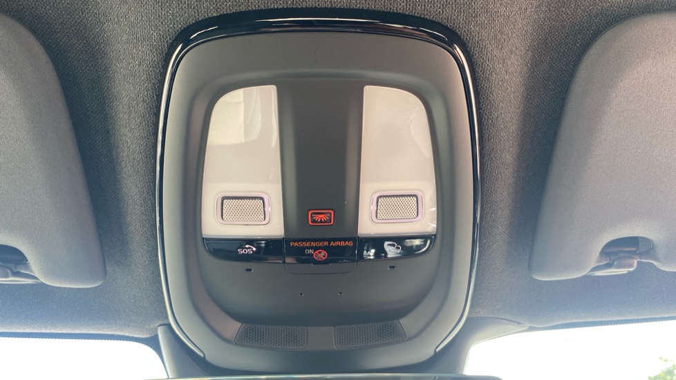Volvo XC40 2.0 B3P Core 5dr Auto Petrol Estate - Image 30