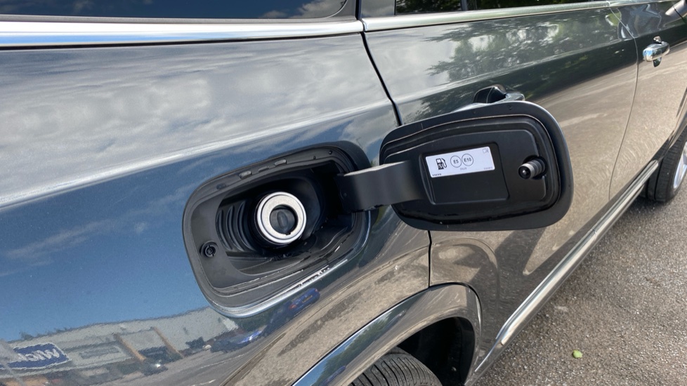 Volvo XC90 2.0 T5 [250] Inscription Pro 5dr AWD Gtron Petrol Estate - Image 18
