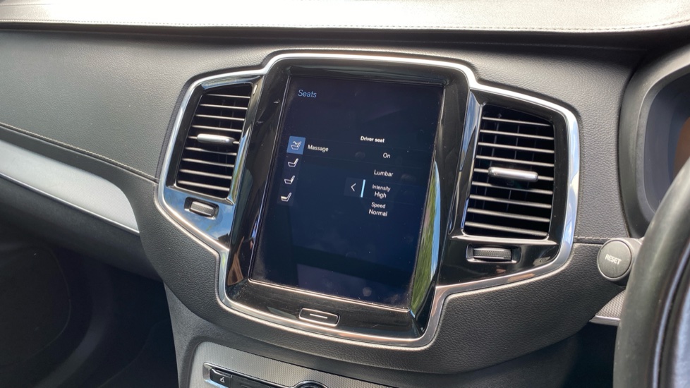 Volvo XC90 2.0 T5 [250] Inscription Pro 5dr AWD Gtron Petrol Estate - Image 22