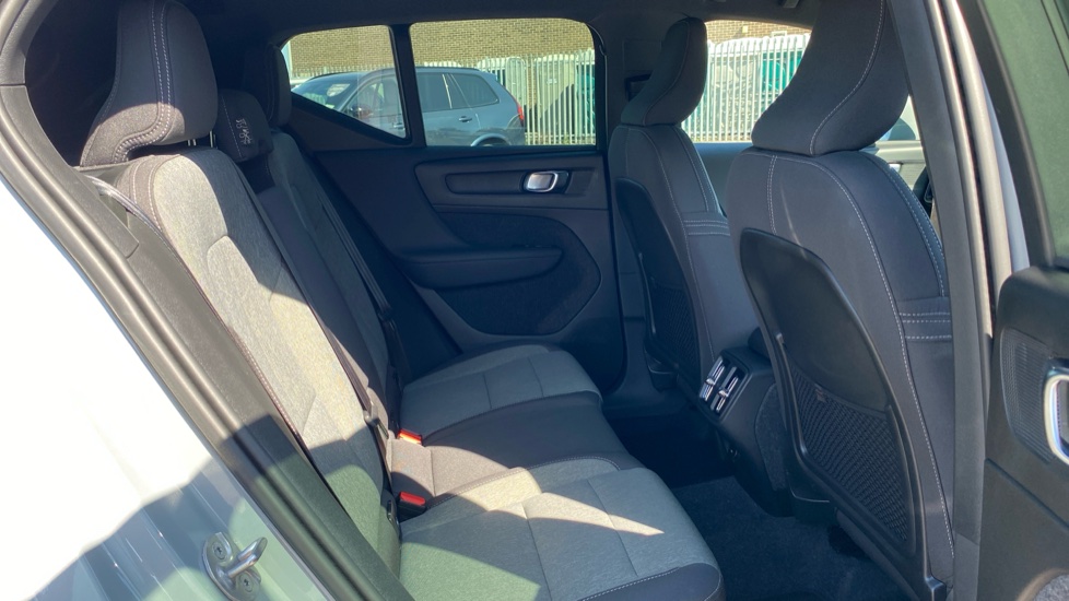 Volvo XC40 2.0 B3P Core 5dr Auto Petrol Estate - Image 6