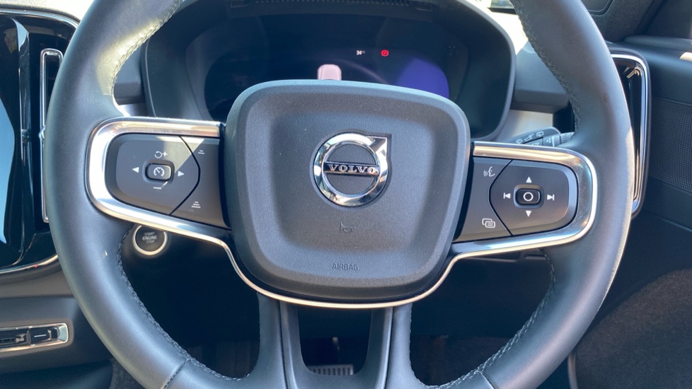 Volvo XC40 2.0 B3P Core 5dr Auto Petrol Estate - Image 10