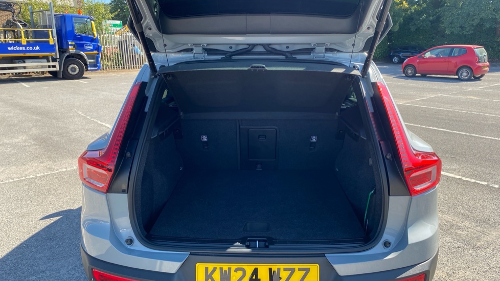 Volvo XC40 2.0 B3P Core 5dr Auto Petrol Estate - Image 13