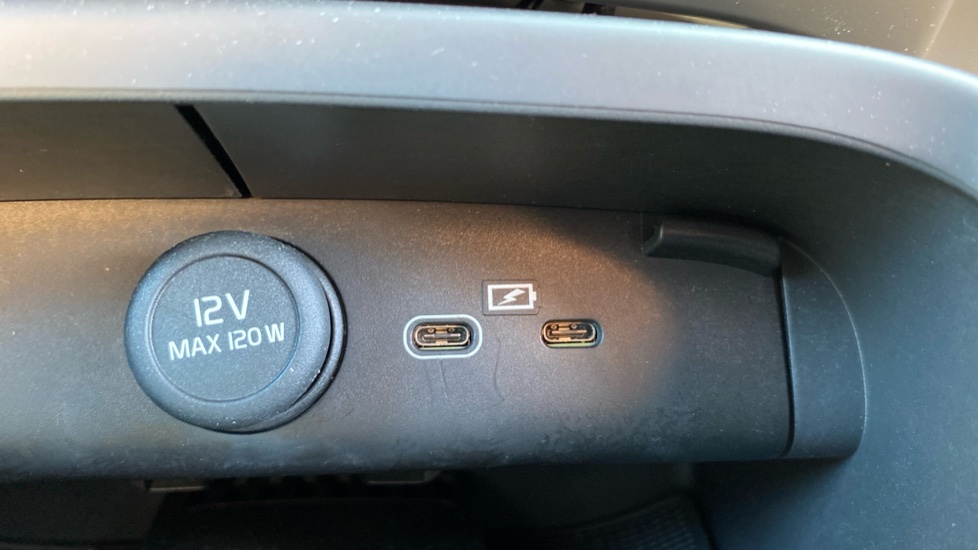 Volvo XC40 2.0 B3P Core 5dr Auto Petrol Estate - Image 37