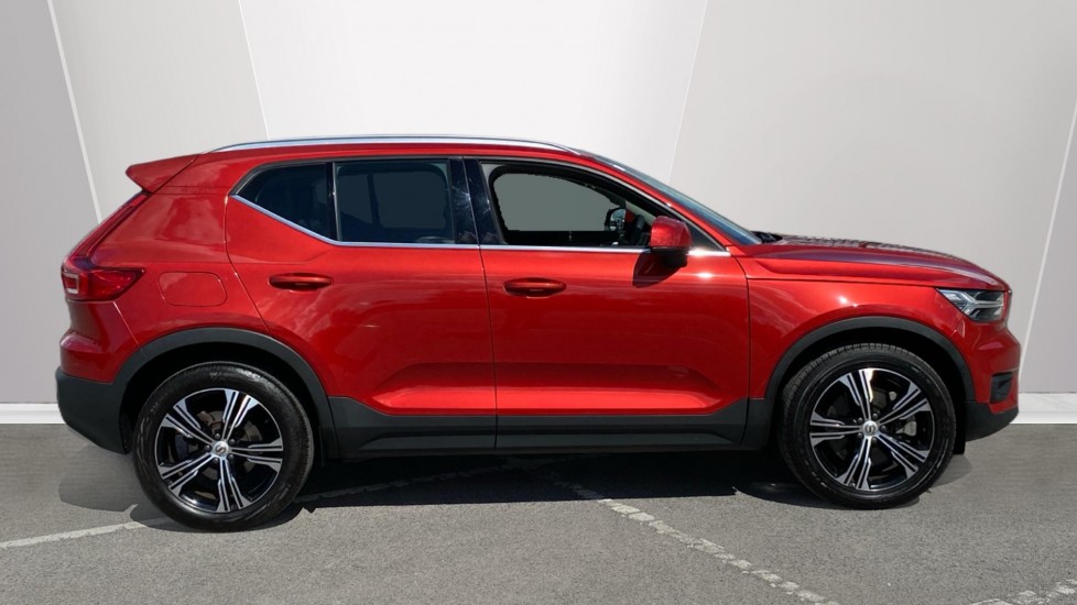 Volvo XC40 1.5 T5 Recharge PHEV Inscription Pro 5dr Auto Estate - Image 3
