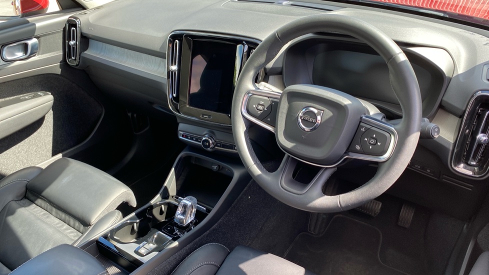 Volvo XC40 1.5 T5 Recharge PHEV Inscription Pro 5dr Auto Estate - Image 4