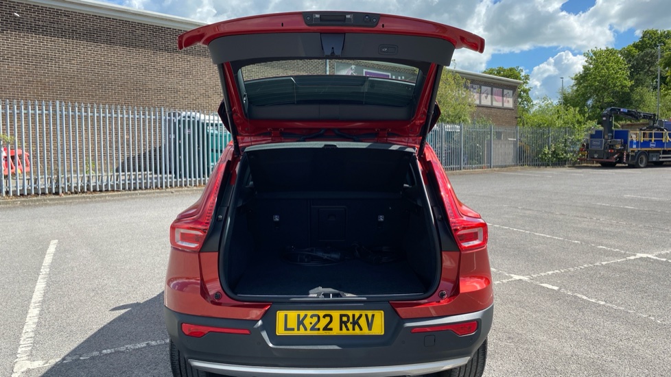 Volvo XC40 1.5 T5 Recharge PHEV Inscription Pro 5dr Auto Estate - Image 13