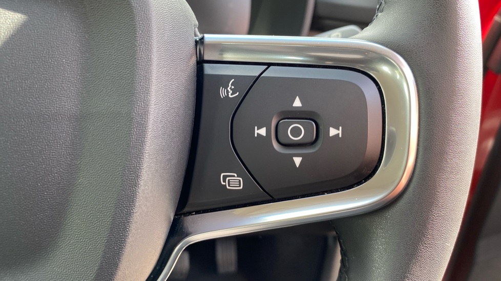 Volvo XC40 1.5 T5 Recharge PHEV Inscription Pro 5dr Auto Estate - Image 22