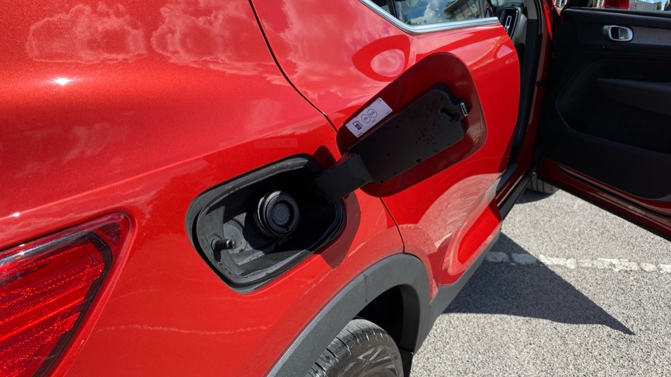 Volvo XC40 1.5 T5 Recharge PHEV Inscription Pro 5dr Auto Estate - Image 37