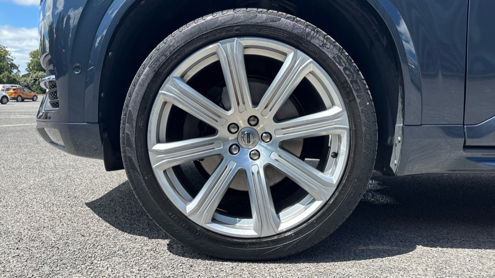 Volvo XC90 2.0 D5 PowerPulse Inscription Pro 5dr AWD G tronic Diesel Estate - Image 9
