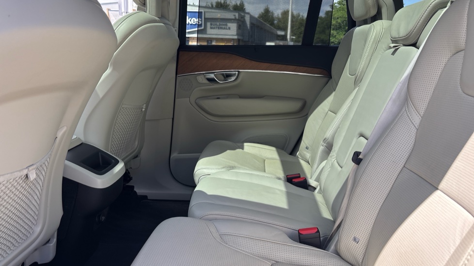 Volvo XC90 2.0 D5 PowerPulse Inscription Pro 5dr AWD G tronic Diesel Estate - Image 32