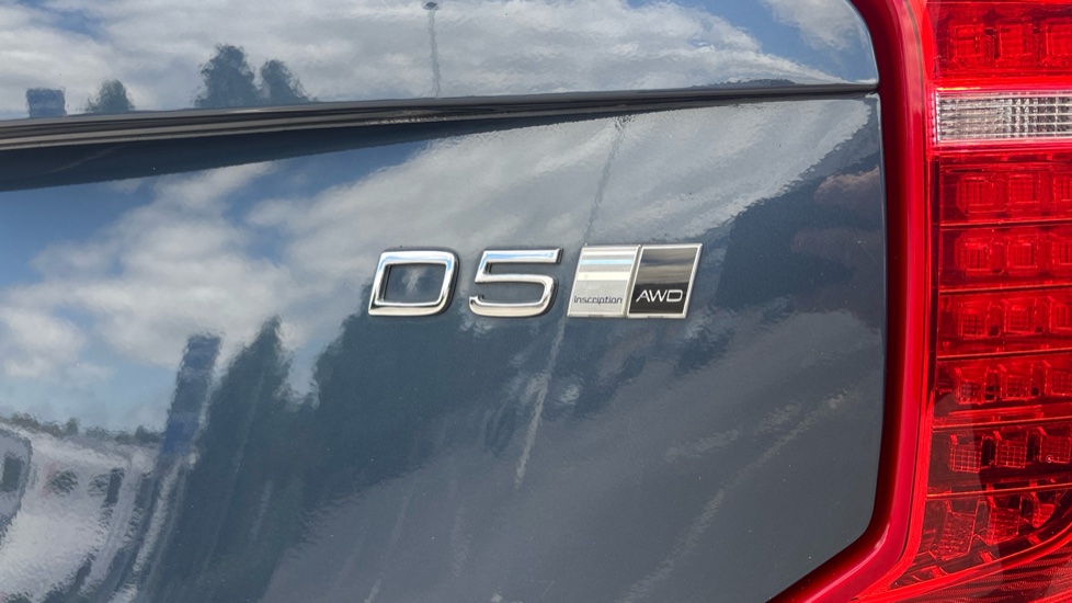 Volvo XC90 2.0 D5 PowerPulse Inscription Pro 5dr AWD G tronic Diesel Estate - Image 35