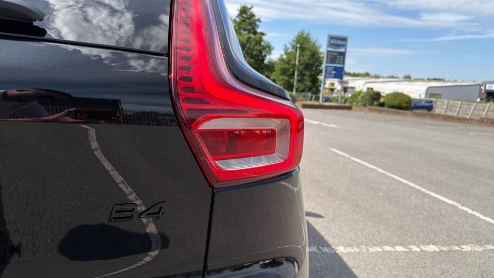 Volvo XC40 2.0 B4P Plus Black Edition 5dr Auto Petrol Estate - Image 30