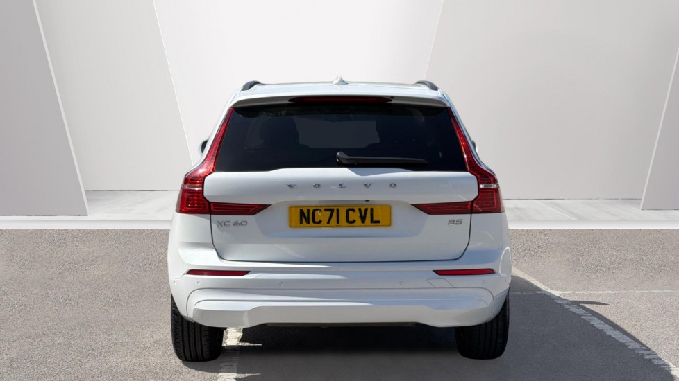 Volvo XC60 2.0 B5P Momentum 5dr Geartronic Petrol Estate - Image 7