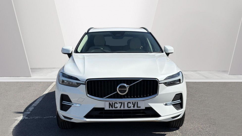 Volvo XC60 2.0 B5P Momentum 5dr Geartronic Petrol Estate - Image 8