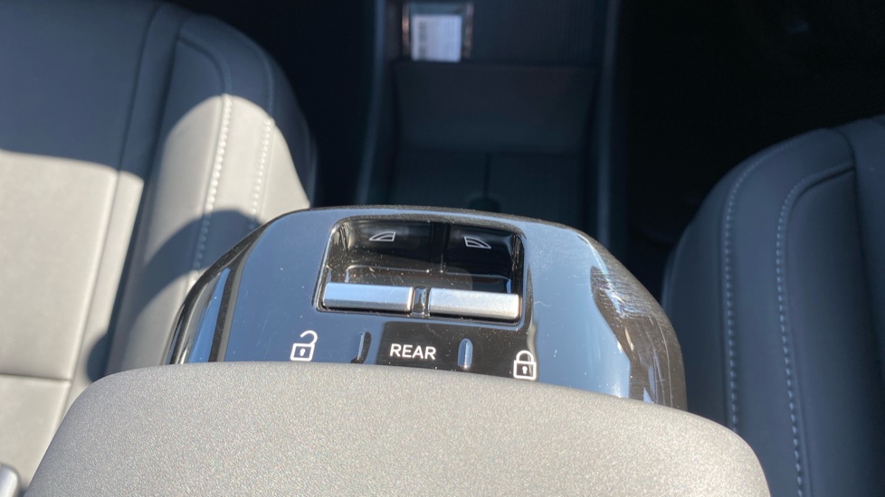 Volvo EX30 315kW Twin Motor Performance Ultra 69kWh 5dr Auto Electric Estate - Image 26