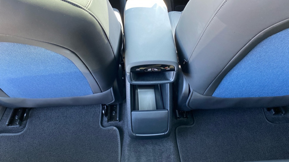Volvo EX30 315kW Twin Motor Performance Ultra 69kWh 5dr Auto Electric Estate - Image 36