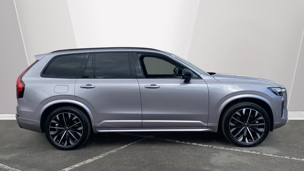 Volvo XC90 2.0 T8 PHEV Ultra Dark 5dr AWD Geartronic Estate - Image 3