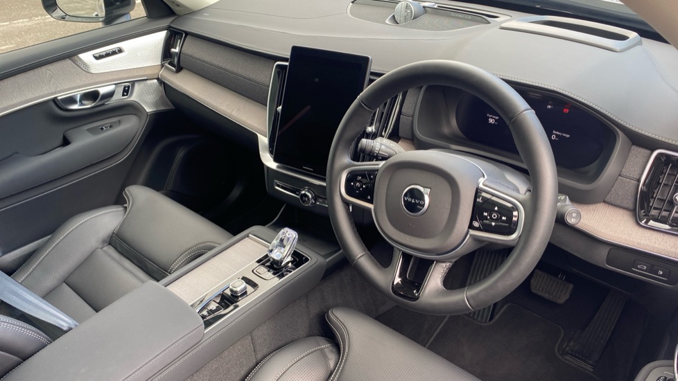 Volvo XC90 2.0 T8 PHEV Ultra Dark 5dr AWD Geartronic Estate - Image 4