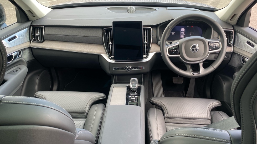 Volvo XC90 2.0 T8 PHEV Ultra Dark 5dr AWD Geartronic Estate - Image 5